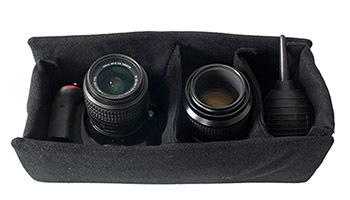 シンプルデザインで機能性も重視、ビックカメラのカメラリュック「AT-CB21」