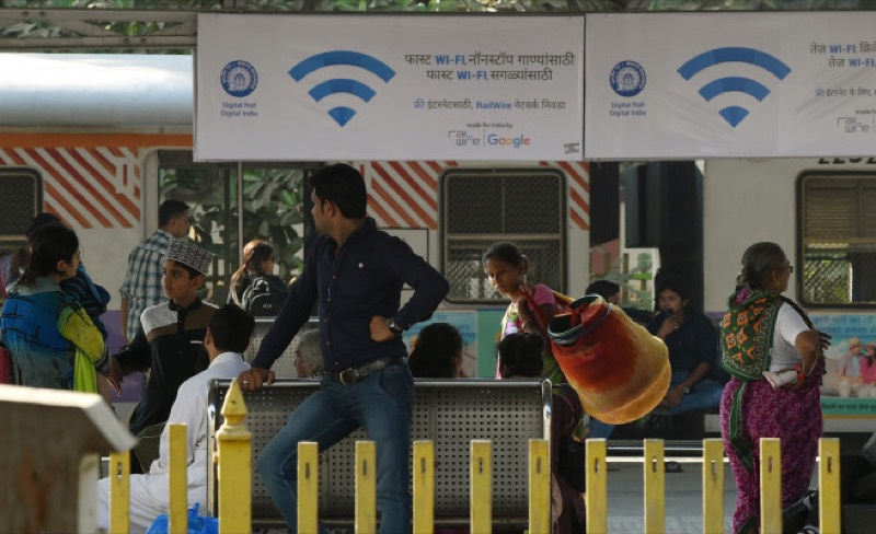 Googleがインドの駅や僻地で提供してきた無料Wi-Fiプログラムを終了させる