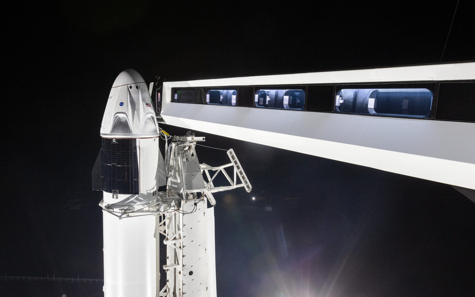 SpaceXが宇宙旅行代理店と契約。2021年にも軌道への旅行が実現？