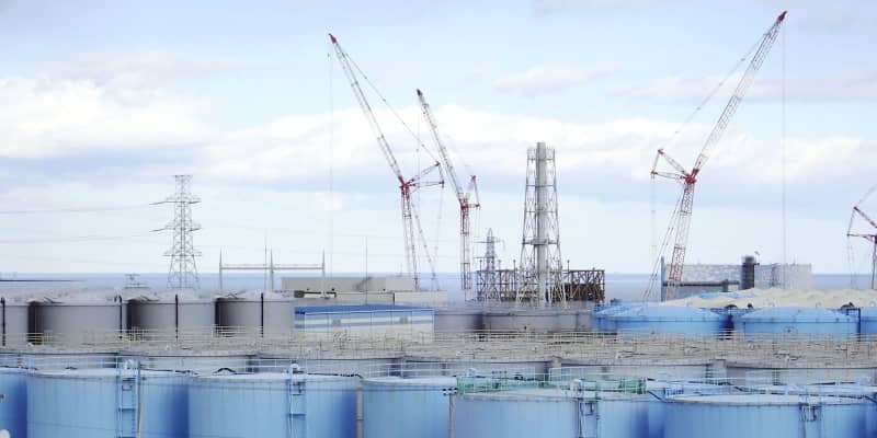 東電、福島第1原発を公開　汚染処理水のタンクが林立