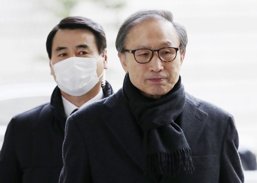 李明博・韓国元大統領に懲役１７年　収賄など控訴審判決