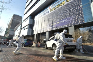 新型ウイルス、韓国で初の死者　感染者100人超す - ロイター