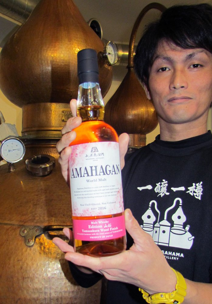 「桜餅思わせる香り」ウイスキー、山桜の樽で熟成　国内最小規模「長濱蒸留所」25日発売