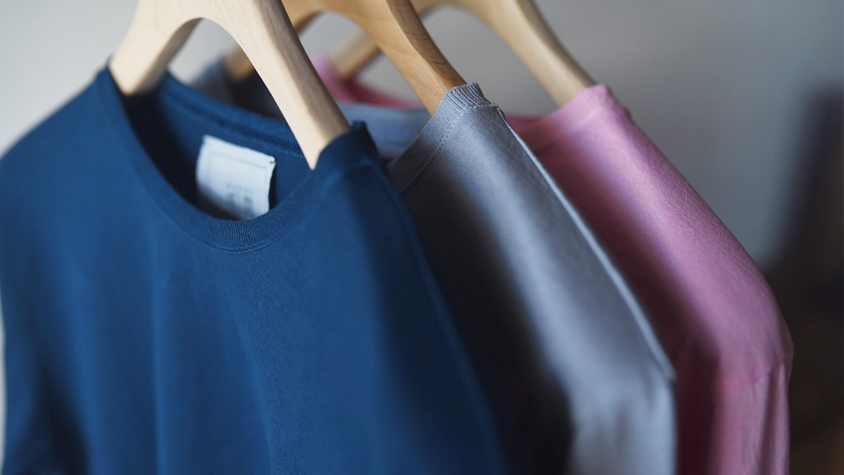 老舗メーカーの新作ニットにファッション界が注目。その名も「和紙の服」