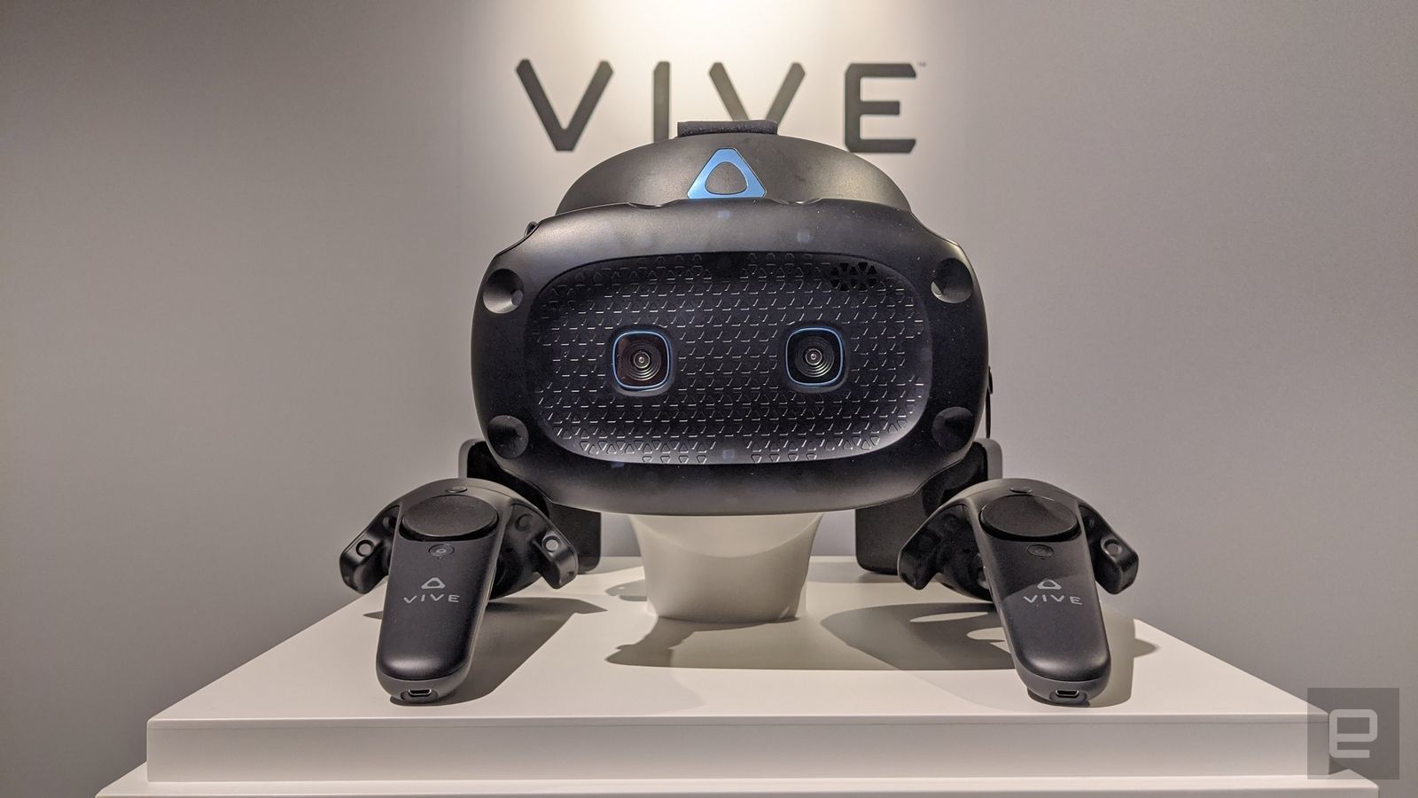 HTC VIVE Cosmos Elite予約受付開始。外部トラッキング対応の新VRヘッドセット