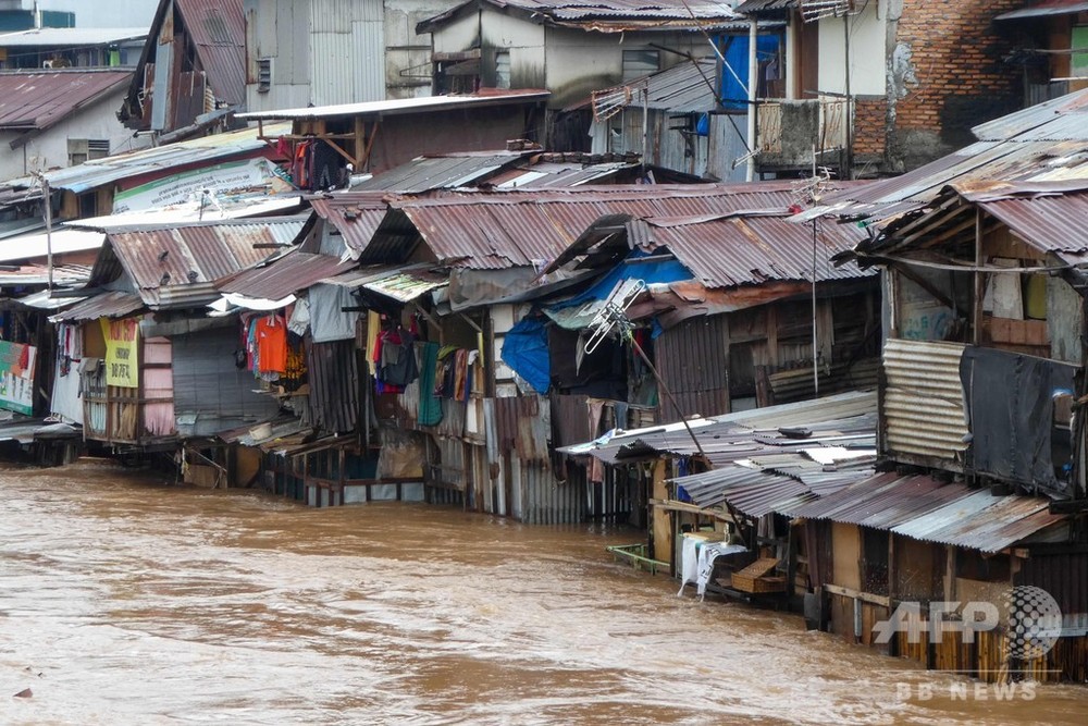 インドネシア首都で豪雨による洪水、先月に続き