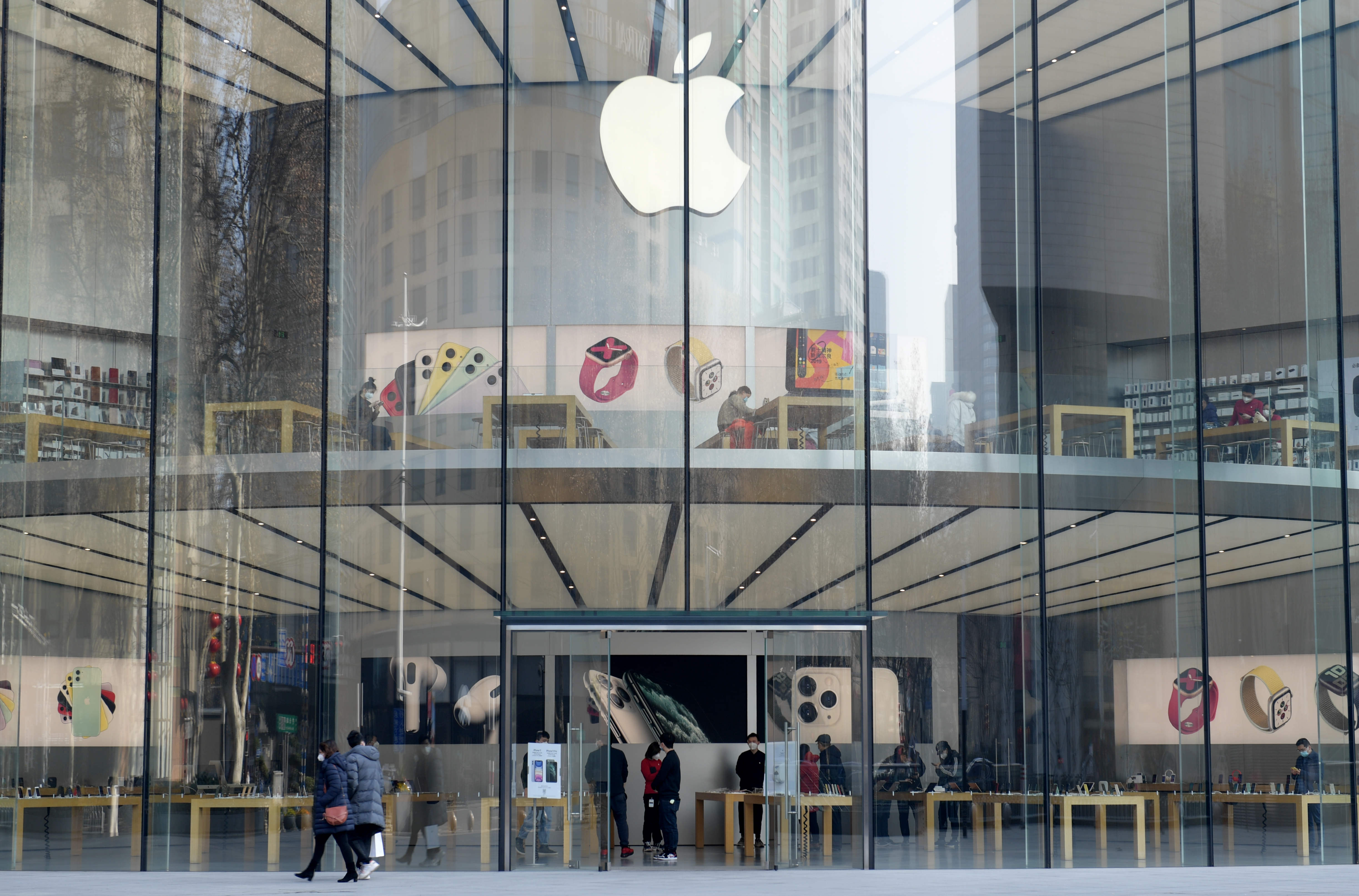 アップル、中国本土の直営店7割の営業を再開　販売と生産の回復急ぐも先行き不透明