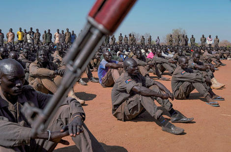 南スーダン、暫定の統一政府発足　3度目の正直なるか