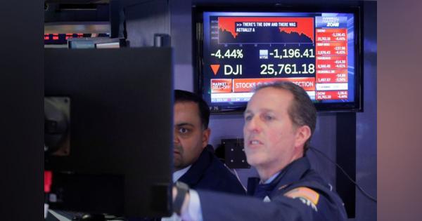 米国株市場はダウ1100ドル超急落、新型肺炎懸念で下げ幅過去最大