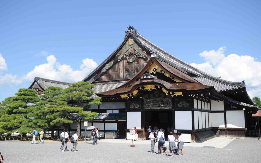 Замок сёгуна нидзё. Кофукудзи нара. Древняя столица японии - город нара. Храм отойо в киото. Монастырь ниси хонгандзи.