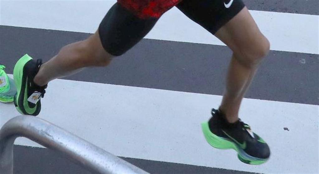 日本新・大迫傑の足下はナイキの厚底新モデル　東京マラソン