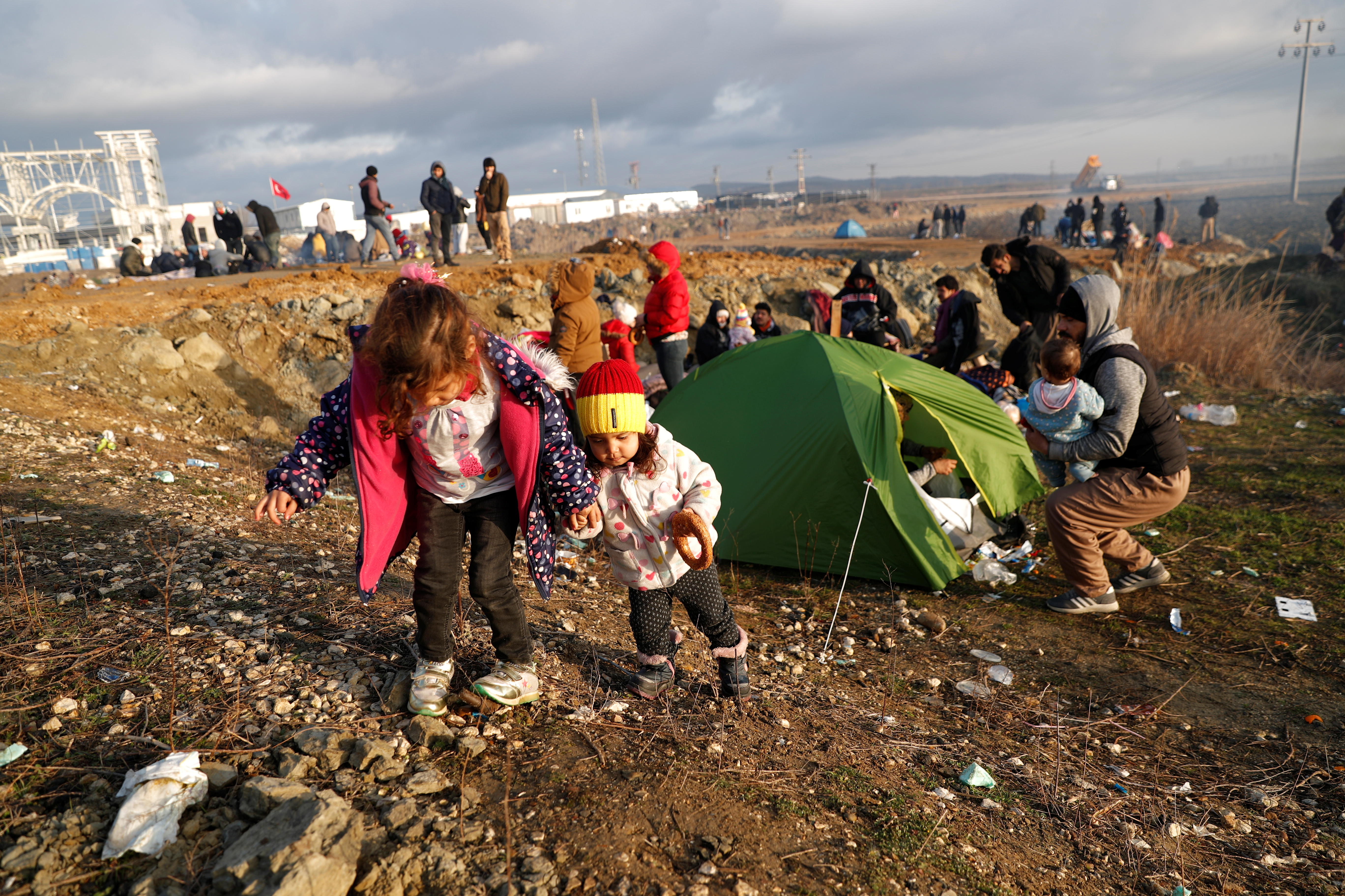 トルコ、シリア軍戦闘機2機撃墜、ギリシャ国境で難民危機を“演出”