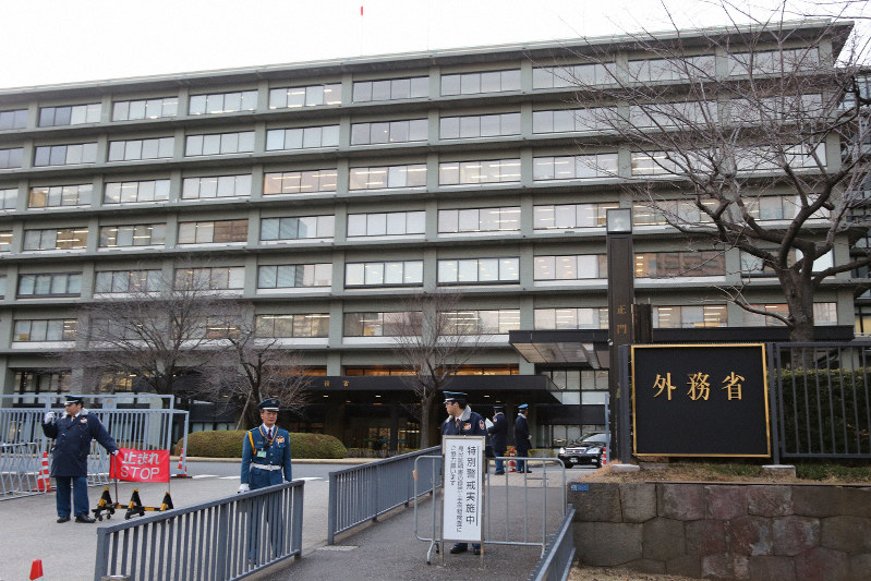 ニューヨーク・タイムズの日本批判寄稿に反論「WHOは対応評価」外務省報道官