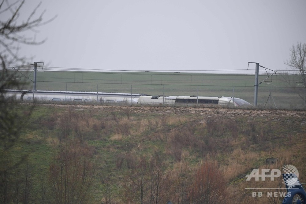 パリ行きの高速鉄道TGVが脱線、21人負傷 ストラスブール近郊