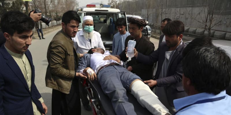 アフガンで襲撃、32人死亡　ISが声明、少数派式典で