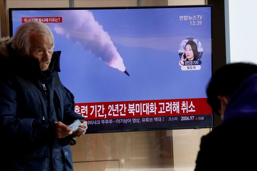北朝鮮が飛翔体を３発発射　韓国軍発表