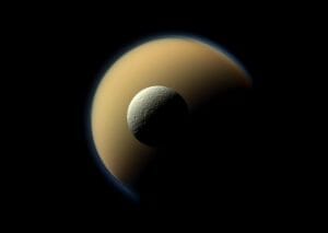 土星の衛星タイタンは何故1つだけ巨大？誕生シミュレーションで謎を解く
