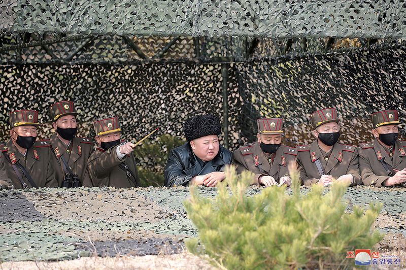 北朝鮮の金正恩氏、砲撃訓練を再び視察＝ＫＣＮＡ