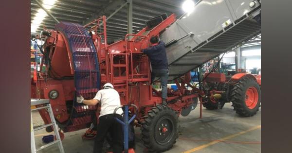国策でジャガイモ大量生産する中国に、収穫機を技術移転