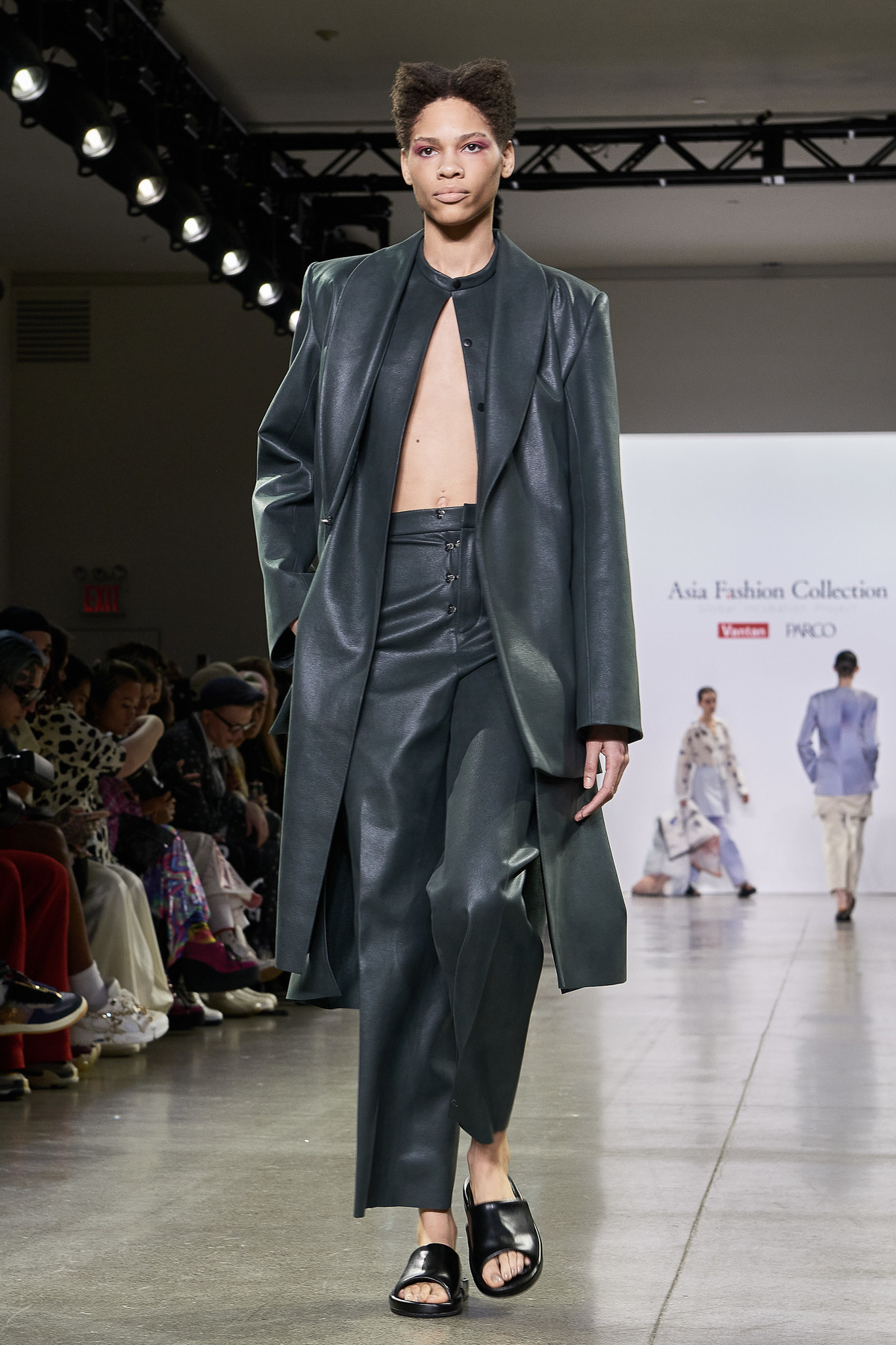 Asia Fashion Collection New York Stage 2020-21 Autumn Winter コレクション