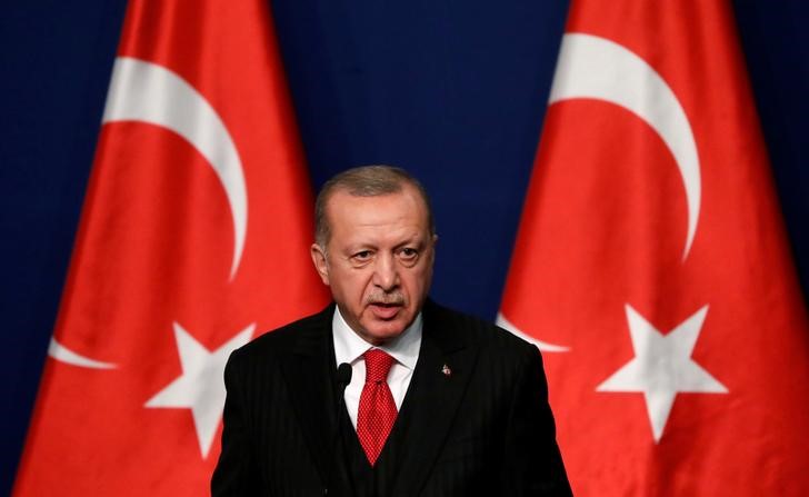 トルコ、新型コロナで150億ドルの経済対策発表　外出自粛も勧告