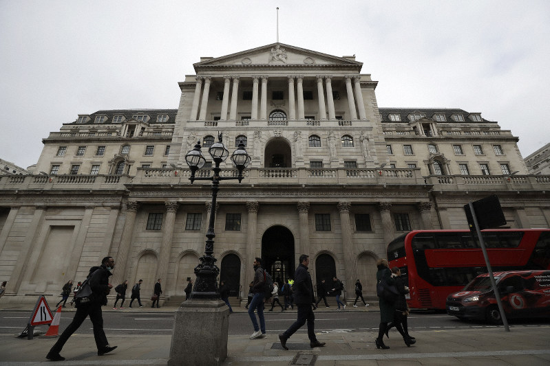 英中央銀、0.15％緊急利下げと追加量的緩和　新型コロナ拡大対策
