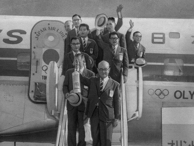 1964年東京オリンピックの聖火　アジア国内をリレー