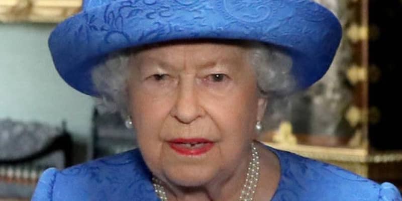 英女王、国民に団結訴え　首相「12週で情勢一変」