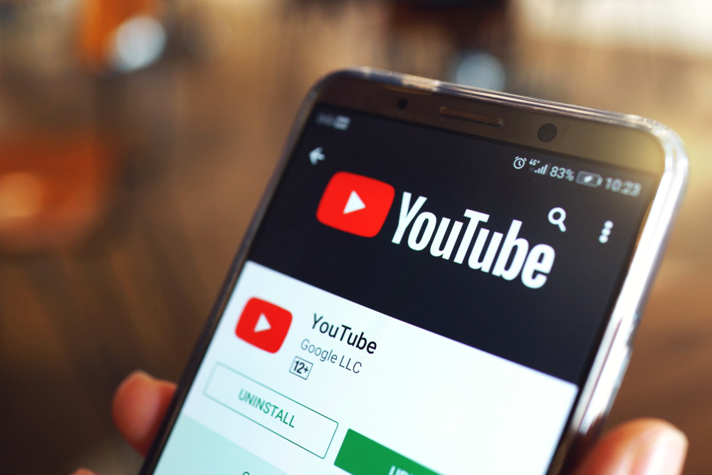YouTubeのデフォルト再生画質「標準」に　ネット利用者急増が背景