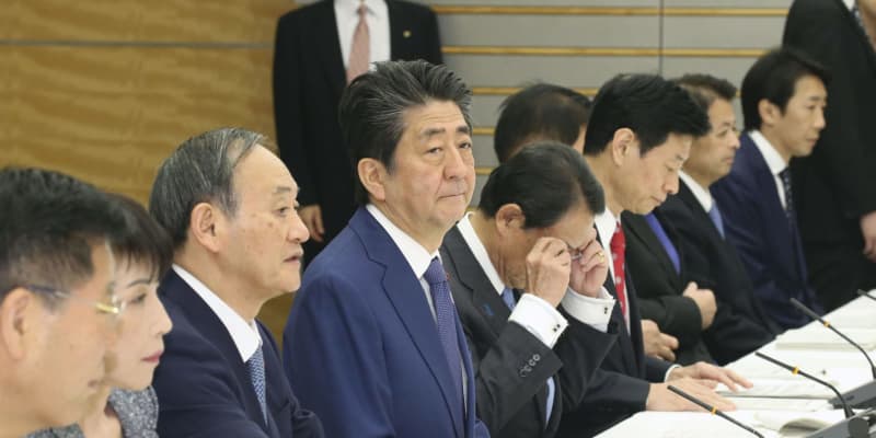 コロナ直撃、日本の景気後退　政府の月例報告「厳しい状況」