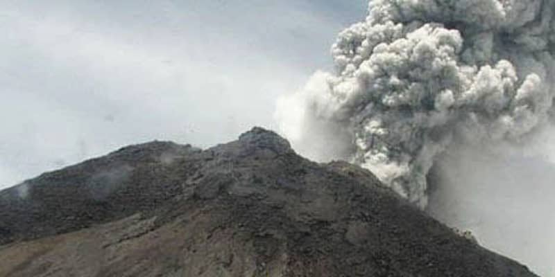 インドネシア・ジャワ島で噴火　死傷者は確認されず