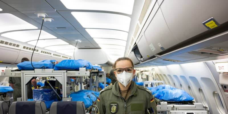 ドイツ イタリア重症者受け入れ 空軍機搬送 連帯示す