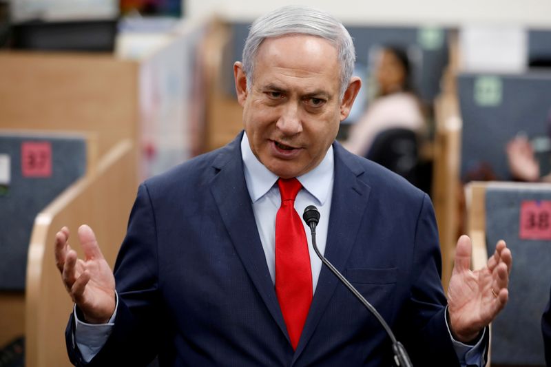 イスラエル首相、新型コロナ陰性　側近の感染受け検査