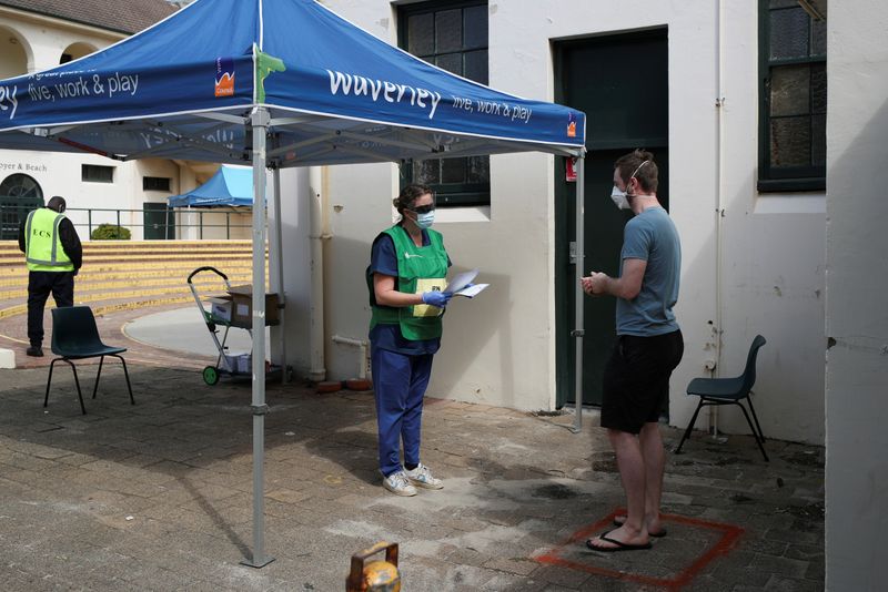 豪、シドニーの有名ビーチに臨時の新型ウイルス検査施設を開設