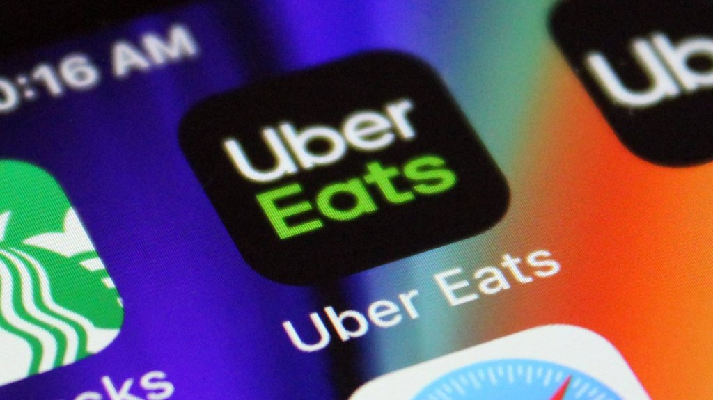 新型コロナによる外出禁止が続く中、Uber Eatsがグローサリー配達を強化
