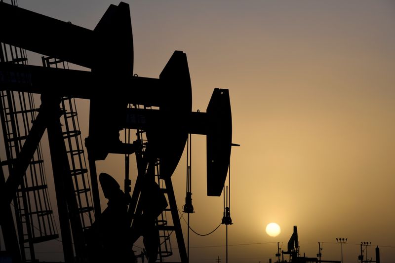 原油先物が大幅高、サウジ・ロシアの価格戦争終結期待で