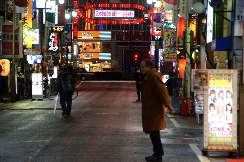 「いっそ営業禁止と言ってほしい」人影途絶えた歌舞伎町　風俗業界も深刻