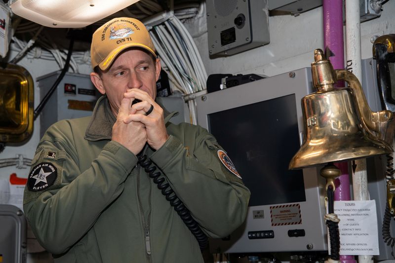 米海軍が原子力空母艦長解任、新型コロナ支援要請を外部に漏えい