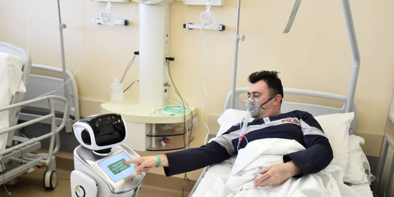 イタリアの病院に看護ロボット　医師サポートで感染防止