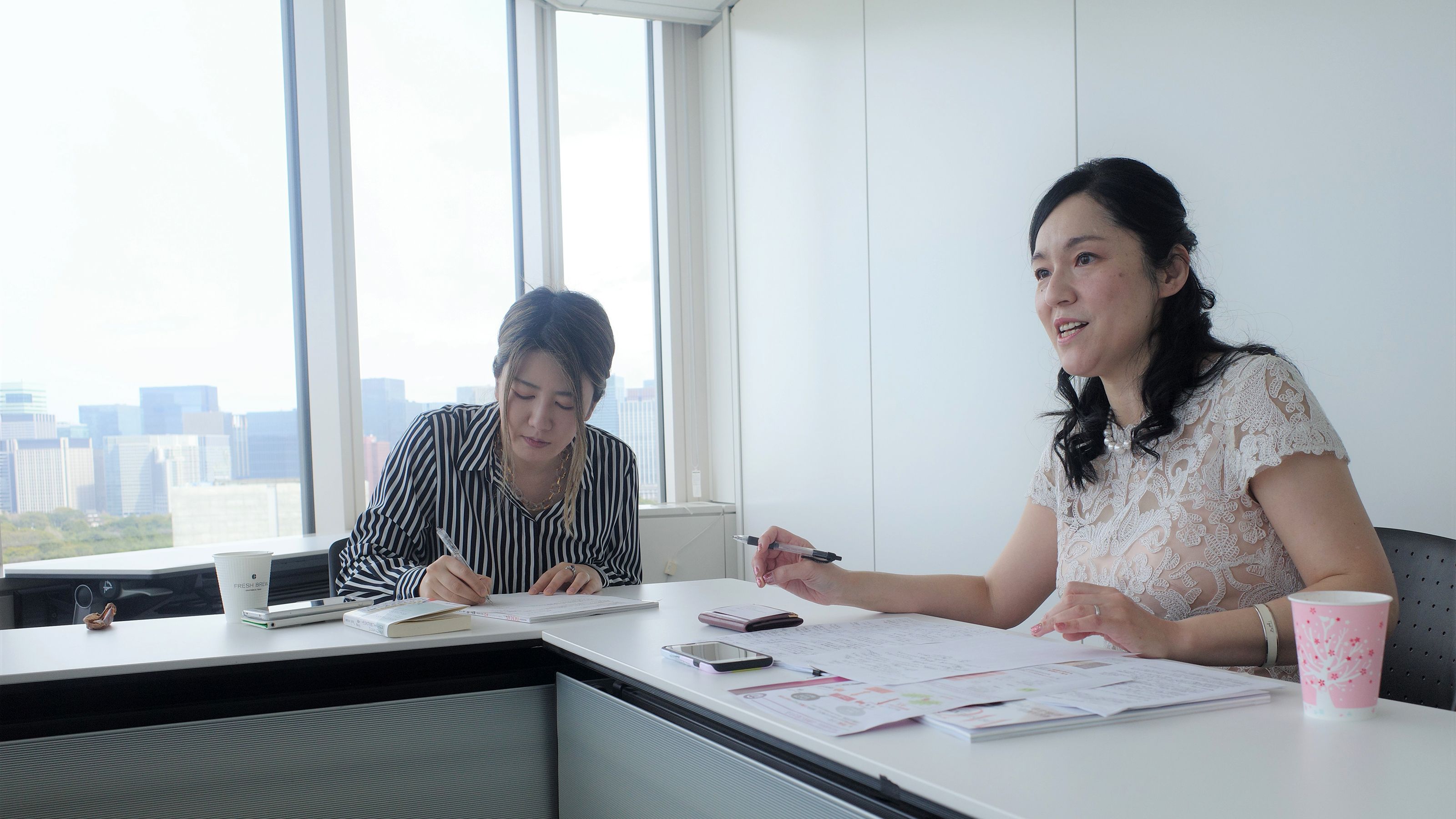 なぜ危機的状況になると他人を批判するだけの 正義中毒 が増えるのか