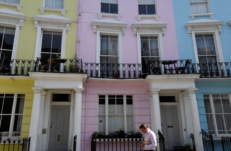 英住宅価格、3月は前月比横ばい　上昇途絶える
