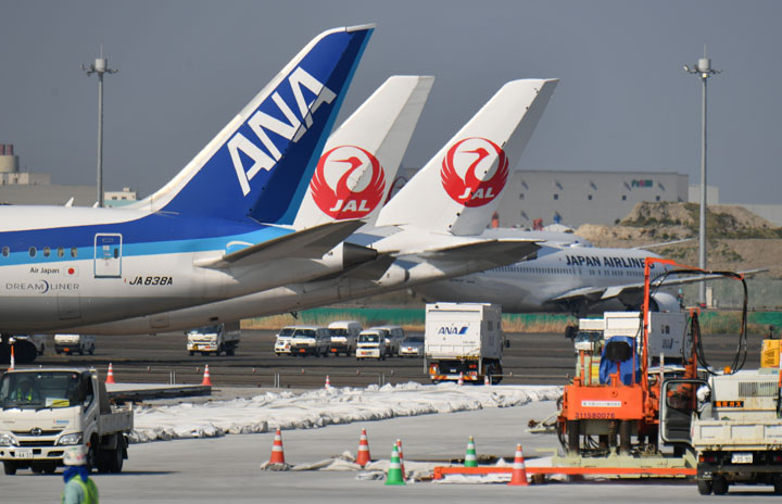 JALとANA、国内線の無料払戻延長　5月6日搭乗分まで