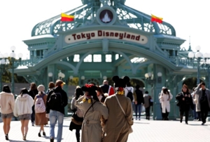 東京ディズニーリゾートが休園を延長、再開は5月中旬に判断 - ロイター