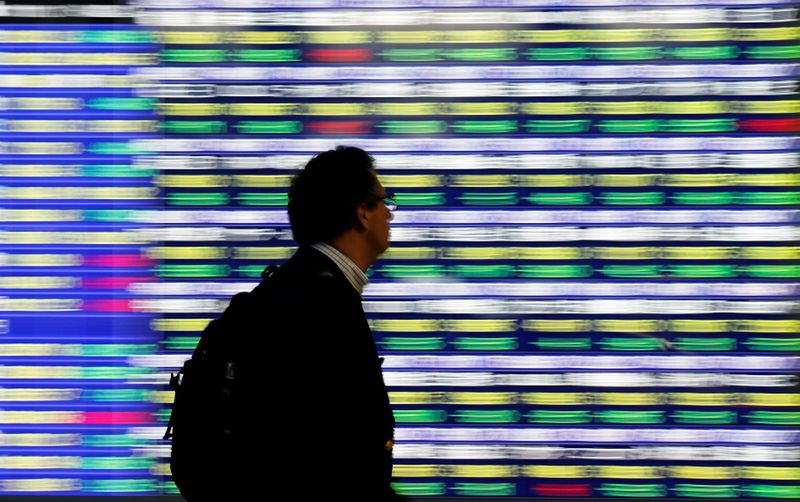 日経平均は反発、ハイテク関連堅調　ソフトバンクＧも押し上げ要因に