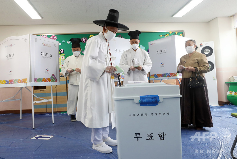 韓国総選挙、投票始まる 新型コロナウイルス流行下で
