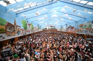 ドイツのビールの祭典「オクトーバーフェスト」、今年は中止も - ロイター