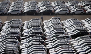焦点：新型コロナで世界需要減退、日本は自動車輸出「蒸発」で停滞長期化 - ロイター