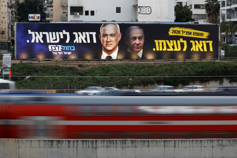 イスラエルで挙国一致内閣成立合意、ネタニヤフ首相が当面続投へ