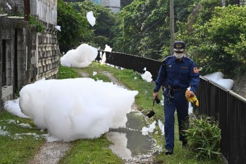 普天間流出の泡消火剤に多量有害物　宇地泊川で米指標の６倍超　本紙・京大調査