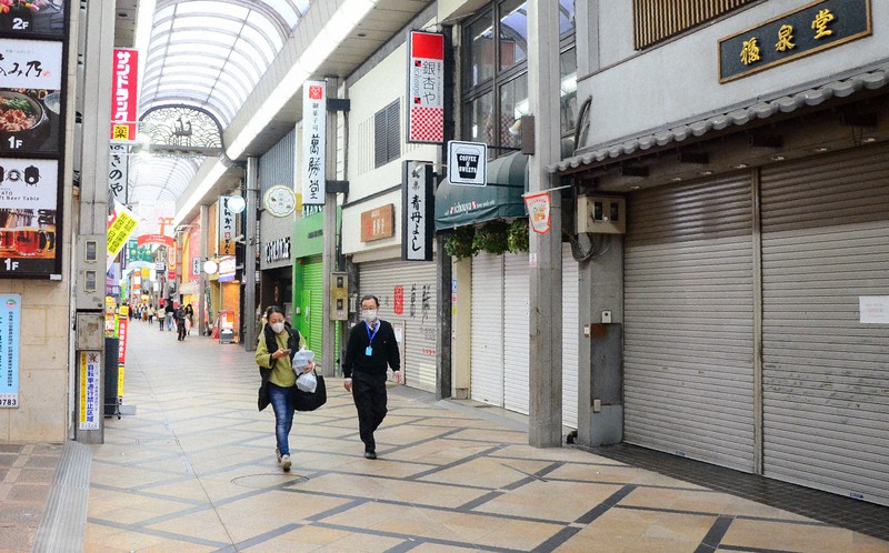 飲食店など対象外も苦境　閑散とした商店街　奈良で休業要請始まる